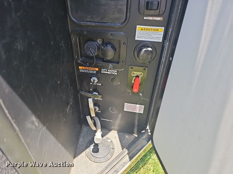 image for item LW9696 2016 Cross Roads Redwood  camper