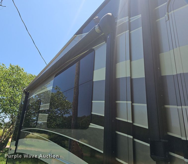 image for item LW9696 2016 Cross Roads Redwood  camper