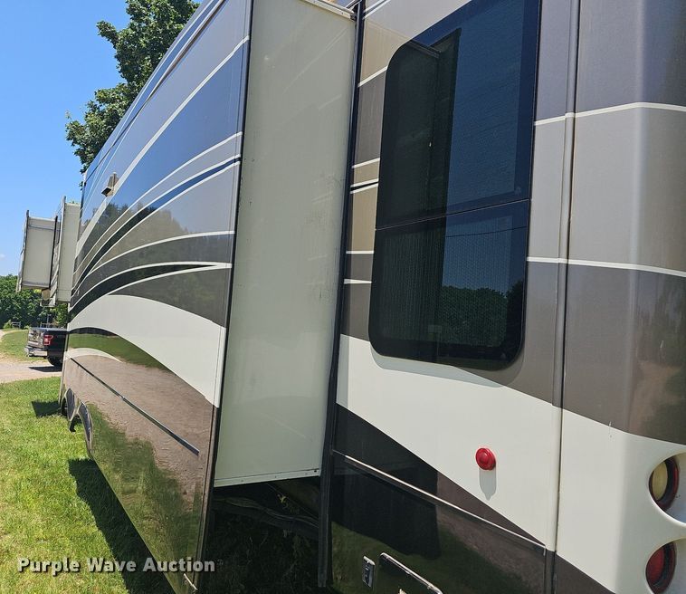 image for item LW9696 2016 Cross Roads Redwood  camper