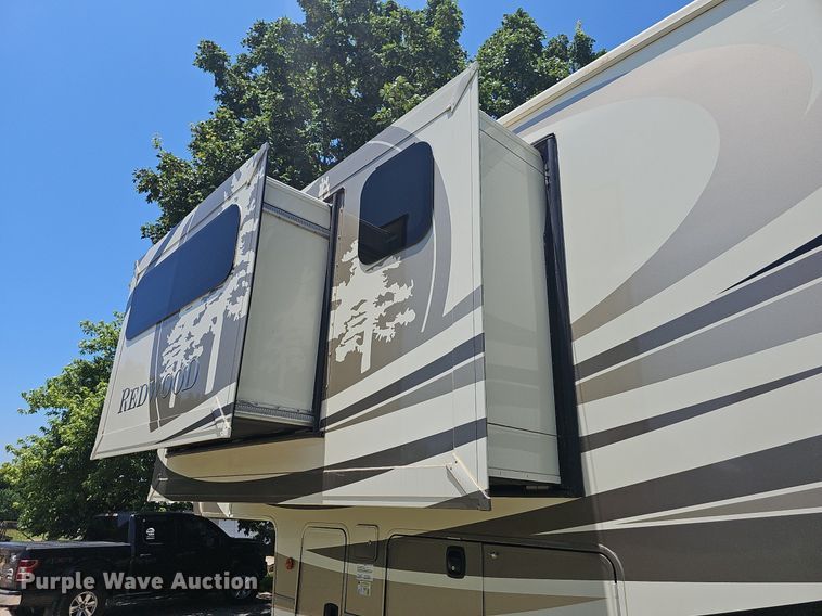 image for item LW9696 2016 Cross Roads Redwood  camper