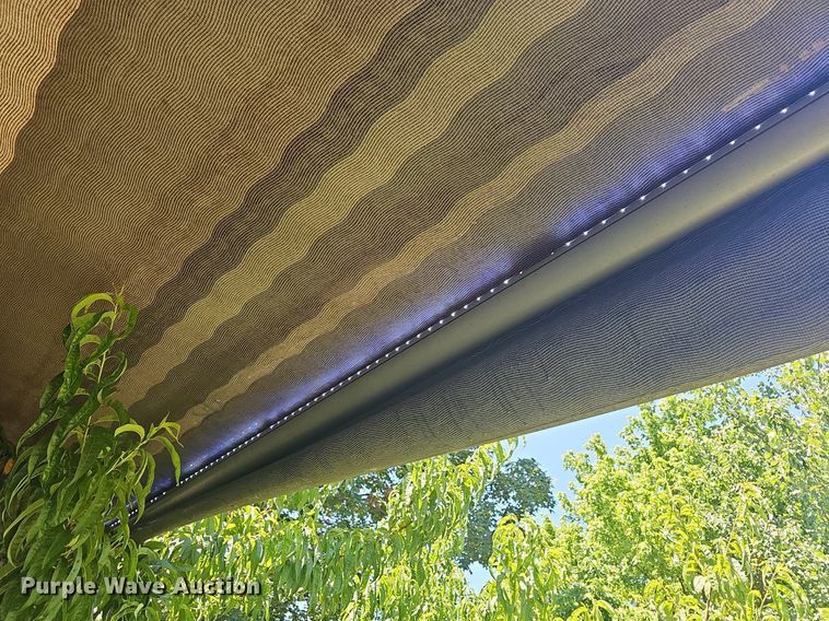 image for item LW9696 2016 Cross Roads Redwood  camper