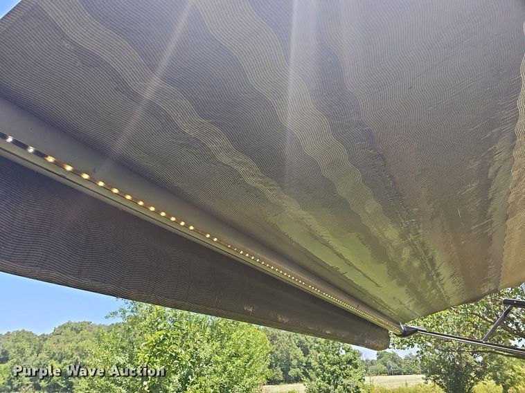 image for item LW9696 2016 Cross Roads Redwood  camper