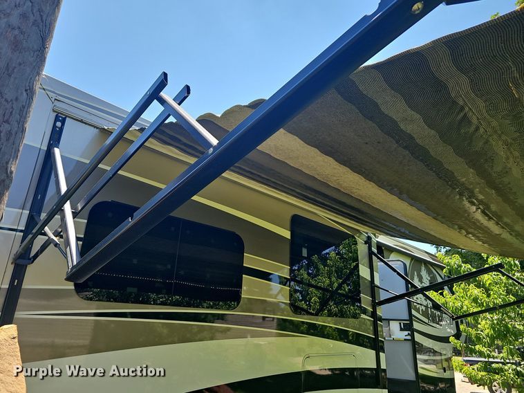 image for item LW9696 2016 Cross Roads Redwood  camper