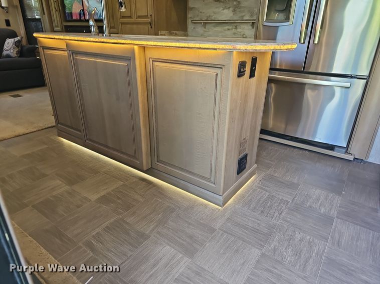 image for item LW9696 2016 Cross Roads Redwood  camper