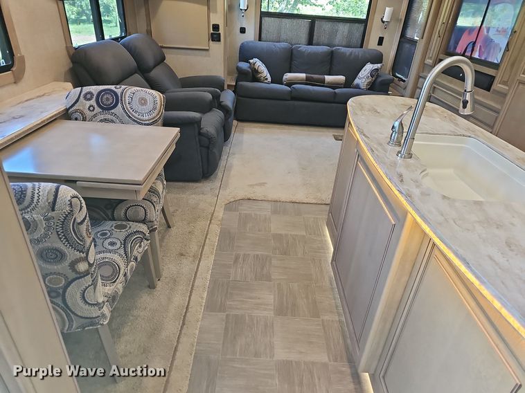 image for item LW9696 2016 Cross Roads Redwood  camper