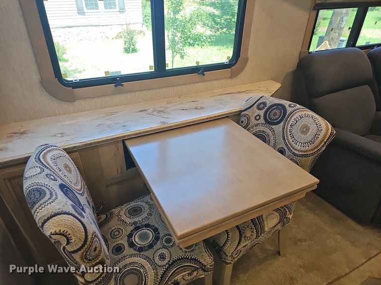 image for item LW9696 2016 Cross Roads Redwood  camper