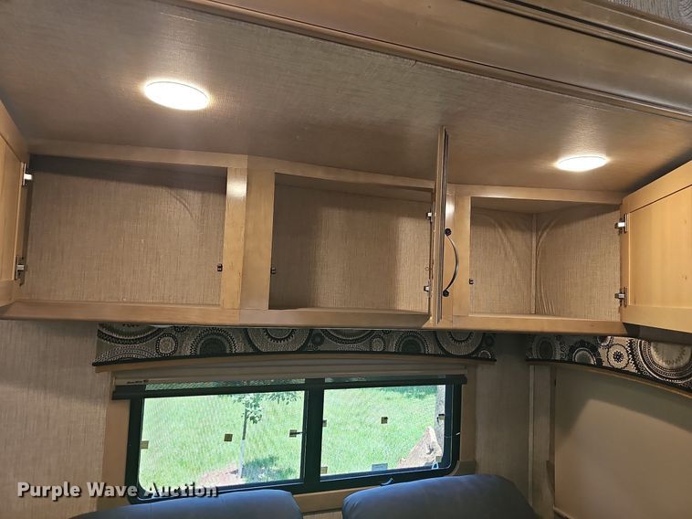 image for item LW9696 2016 Cross Roads Redwood  camper