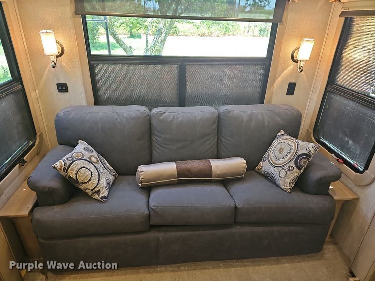 image for item LW9696 2016 Cross Roads Redwood  camper