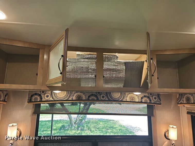 image for item LW9696 2016 Cross Roads Redwood  camper