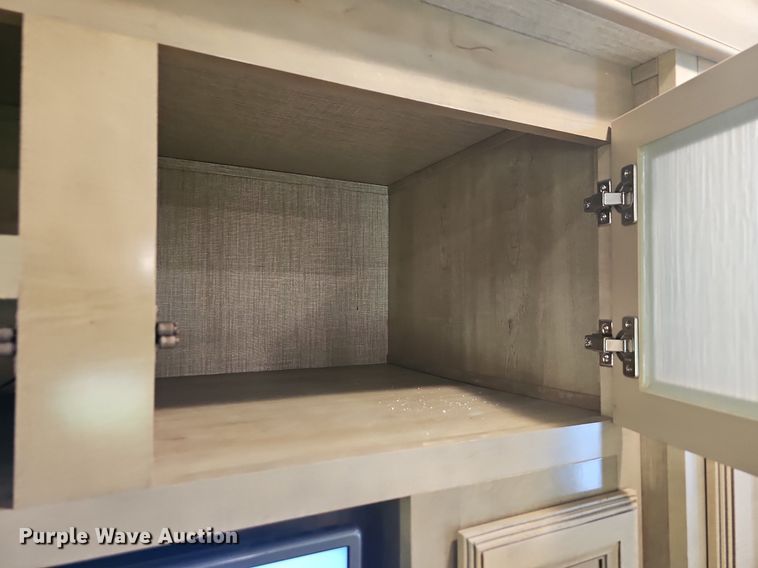 image for item LW9696 2016 Cross Roads Redwood  camper