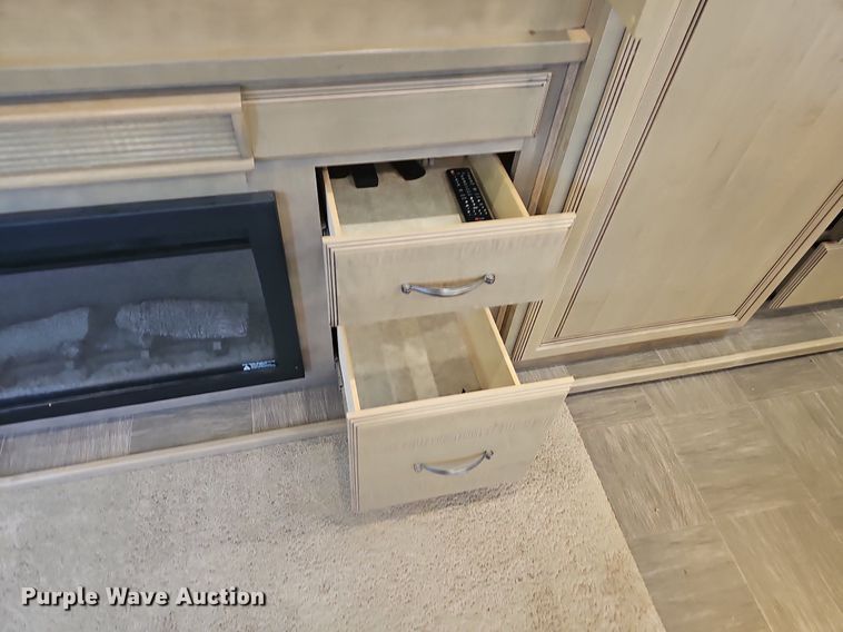 image for item LW9696 2016 Cross Roads Redwood  camper