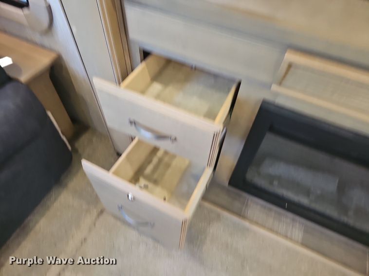 image for item LW9696 2016 Cross Roads Redwood  camper