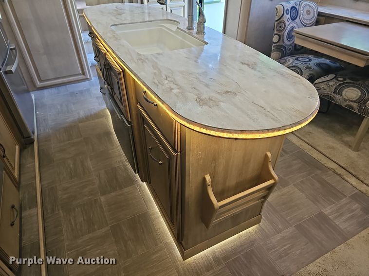 image for item LW9696 2016 Cross Roads Redwood  camper