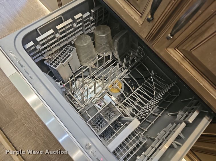 image for item LW9696 2016 Cross Roads Redwood  camper