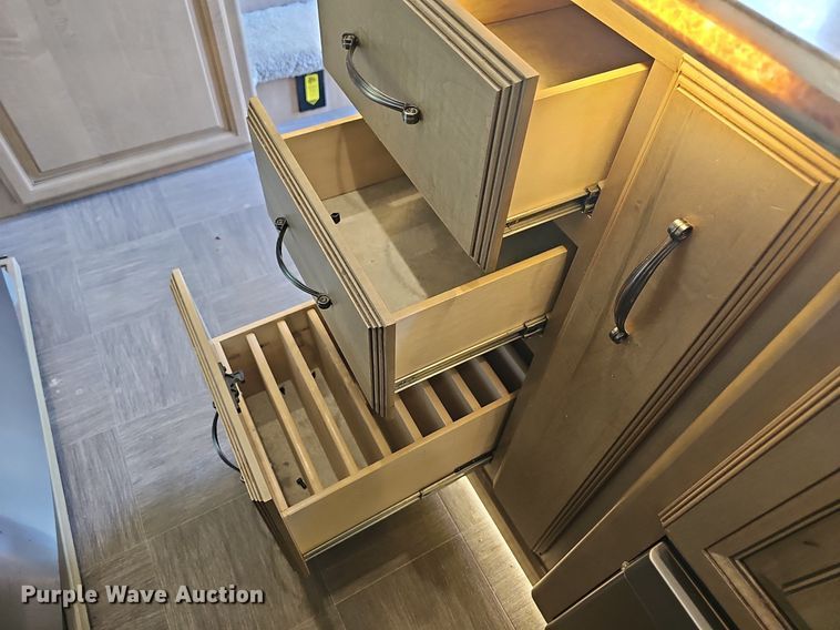 image for item LW9696 2016 Cross Roads Redwood  camper