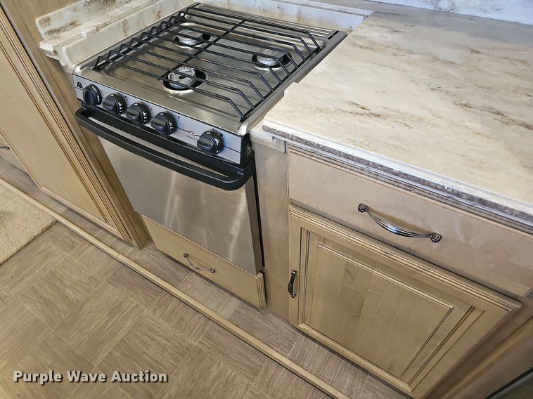 image for item LW9696 2016 Cross Roads Redwood  camper