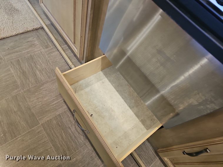 image for item LW9696 2016 Cross Roads Redwood  camper