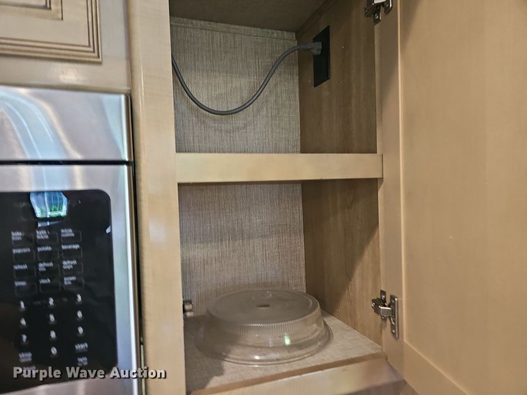 image for item LW9696 2016 Cross Roads Redwood  camper