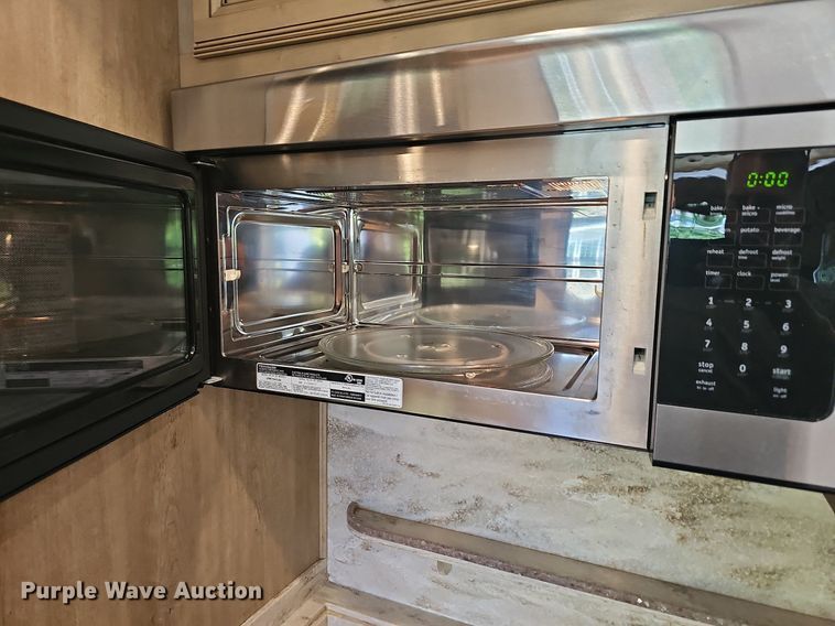 image for item LW9696 2016 Cross Roads Redwood  camper