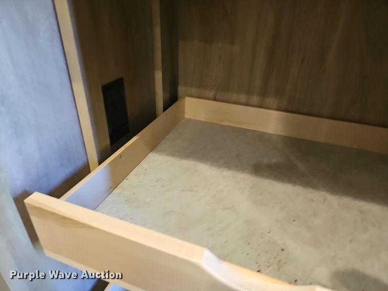 image for item LW9696 2016 Cross Roads Redwood  camper