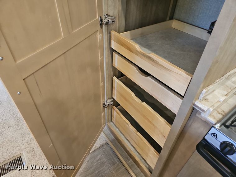 image for item LW9696 2016 Cross Roads Redwood  camper