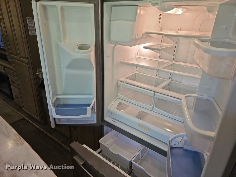 image for item LW9696 2016 Cross Roads Redwood  camper