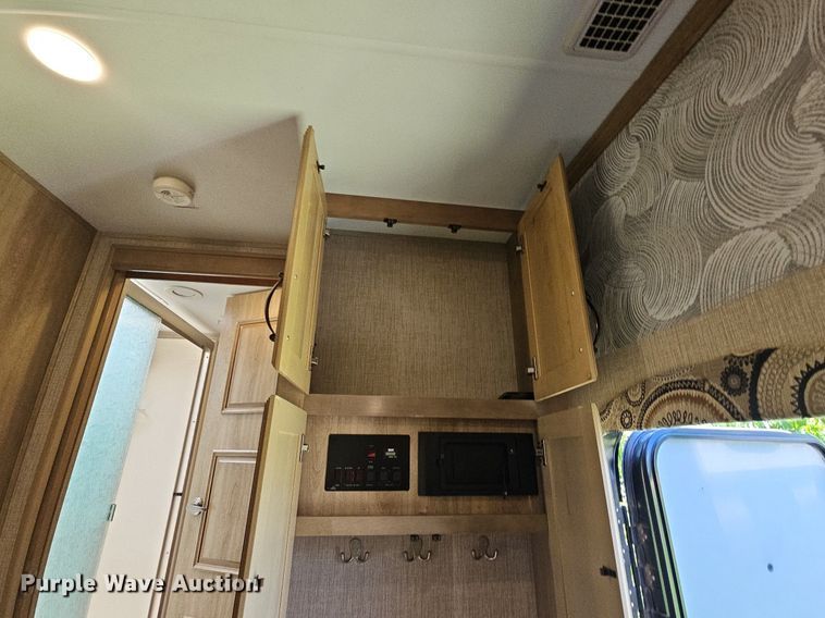 image for item LW9696 2016 Cross Roads Redwood  camper