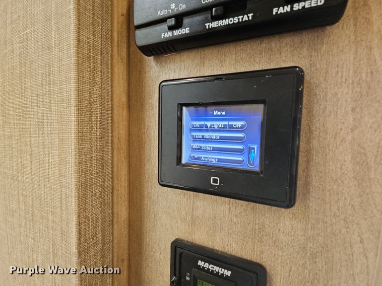 image for item LW9696 2016 Cross Roads Redwood  camper