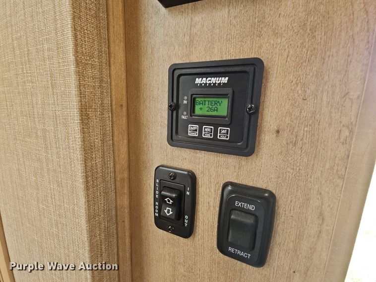 image for item LW9696 2016 Cross Roads Redwood  camper