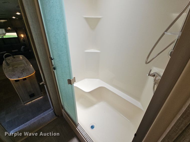 image for item LW9696 2016 Cross Roads Redwood  camper