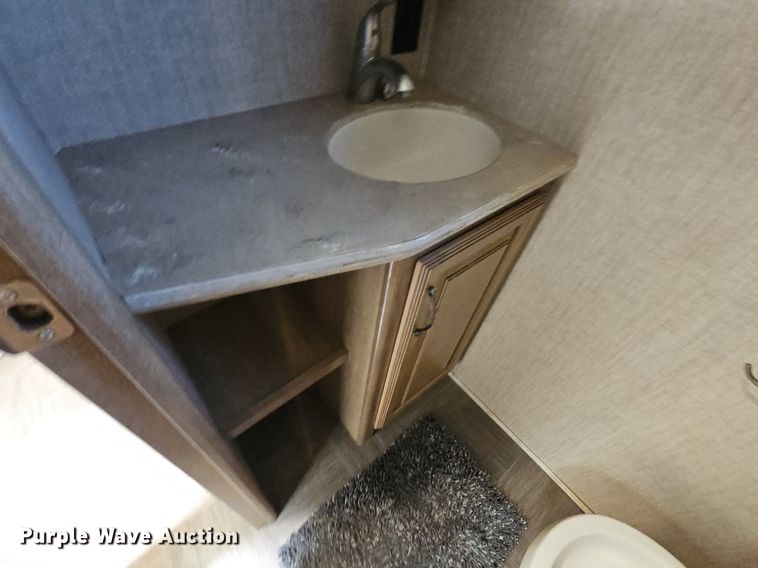 image for item LW9696 2016 Cross Roads Redwood  camper