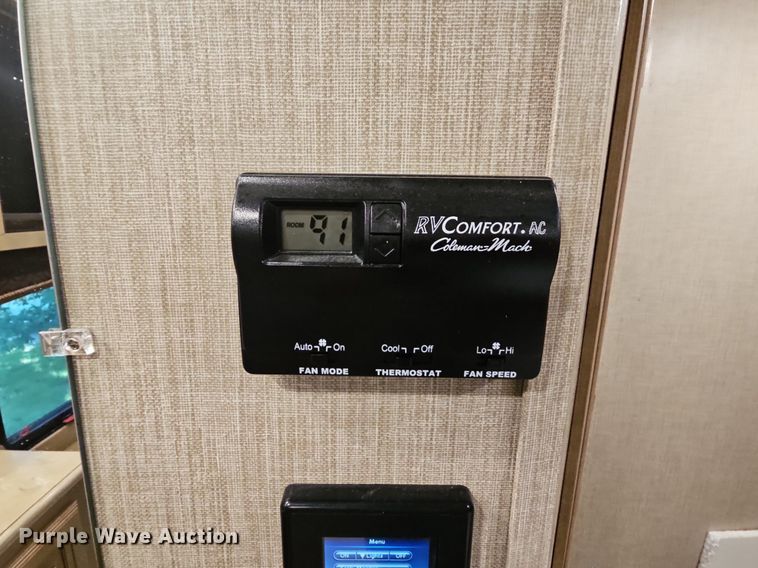 image for item LW9696 2016 Cross Roads Redwood  camper