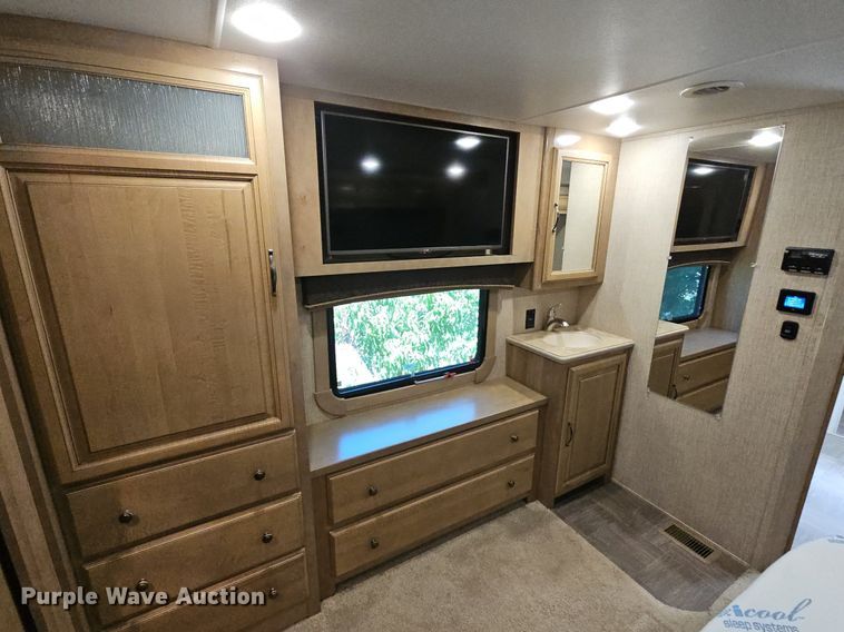 image for item LW9696 2016 Cross Roads Redwood  camper