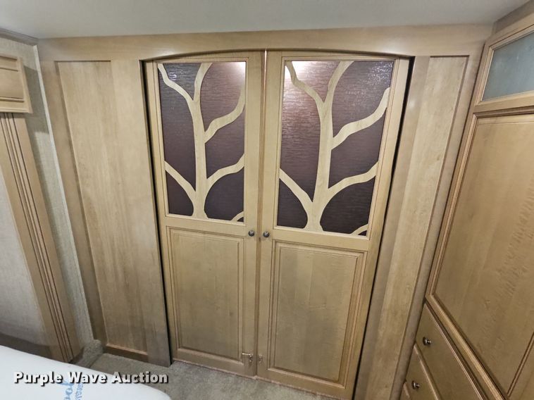 image for item LW9696 2016 Cross Roads Redwood  camper