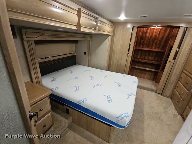 image for item LW9696 2016 Cross Roads Redwood  camper