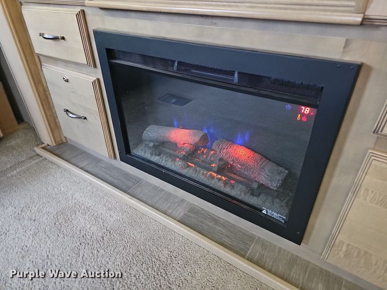 image for item LW9696 2016 Cross Roads Redwood  camper