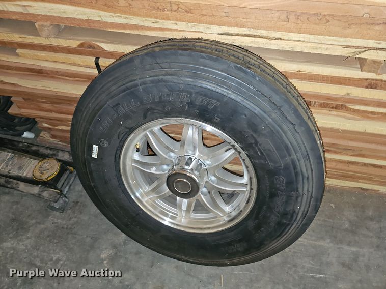 image for item LW9696 2016 Cross Roads Redwood  camper