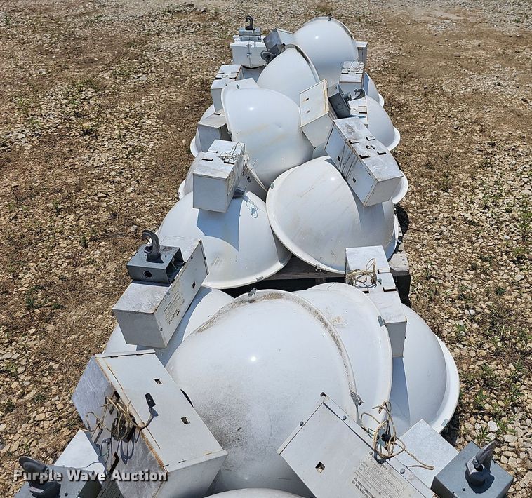 image for item LW9700 (15) Genlyte Thomas light fixtures