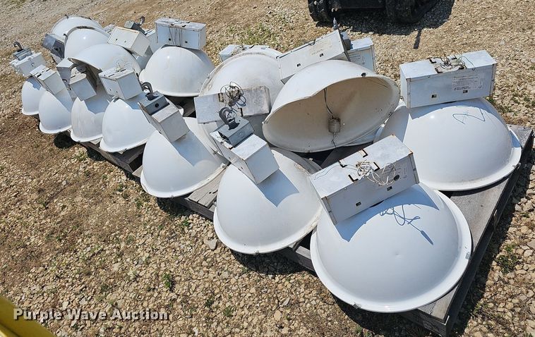 image for item LW9700 (15) Genlyte Thomas light fixtures