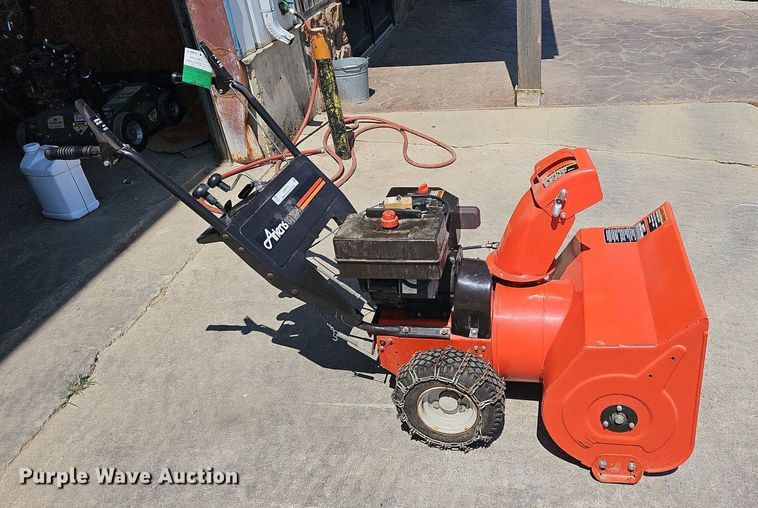 image for item LW9716 Ariens ST524  snow blower