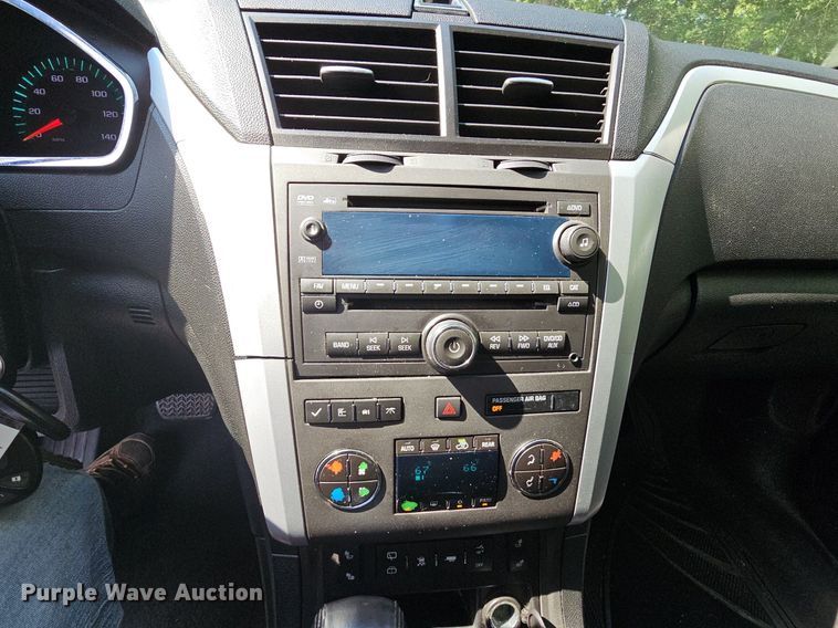 image for item LW9739 2010 Chevrolet Traverse LT  SUV