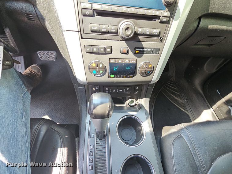 image for item LW9739 2010 Chevrolet Traverse LT  SUV