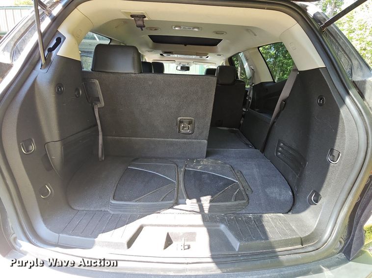 image for item LW9739 2010 Chevrolet Traverse LT  SUV