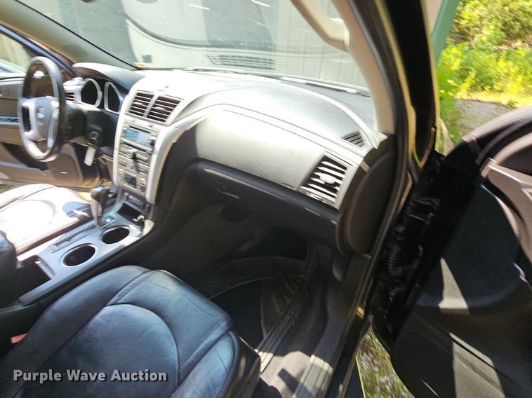 image for item LW9739 2010 Chevrolet Traverse LT  SUV