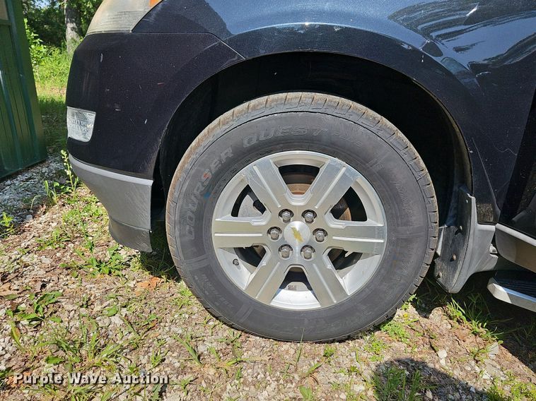 image for item LW9739 2010 Chevrolet Traverse LT  SUV