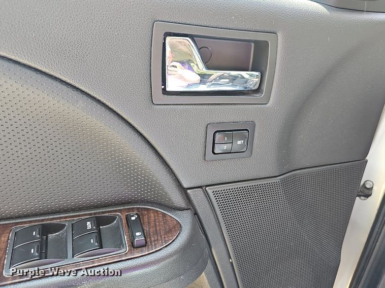 image for item LW9740 2008 Ford Taurus