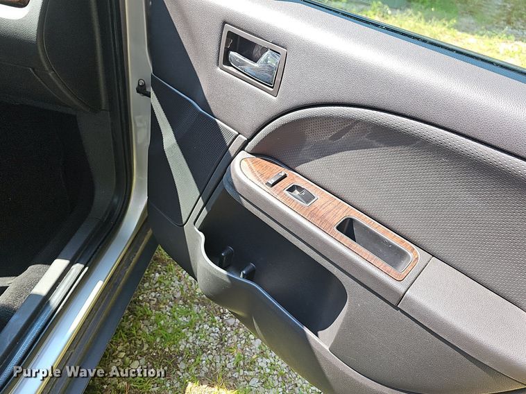 image for item LW9740 2008 Ford Taurus