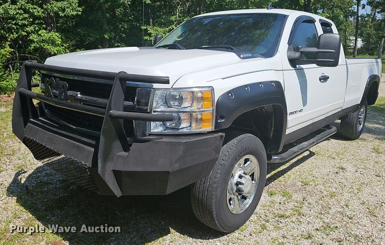 image for item LW9742 2008 Chevrolet Silverado 2500HD  Ext. Cab pickup truck
