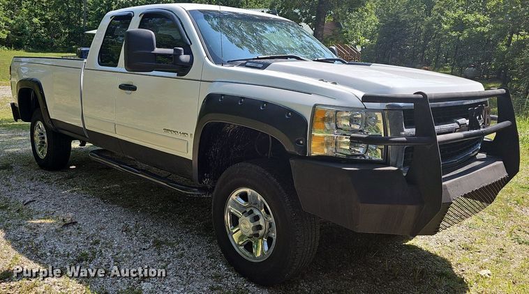 image for item LW9742 2008 Chevrolet Silverado 2500HD  Ext. Cab pickup truck