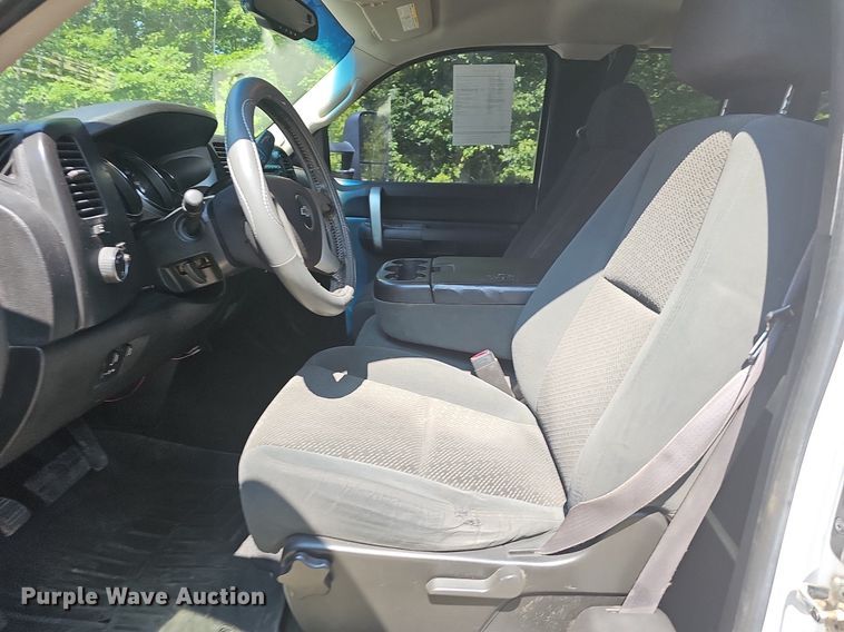 image for item LW9742 2008 Chevrolet Silverado 2500HD  Ext. Cab pickup truck